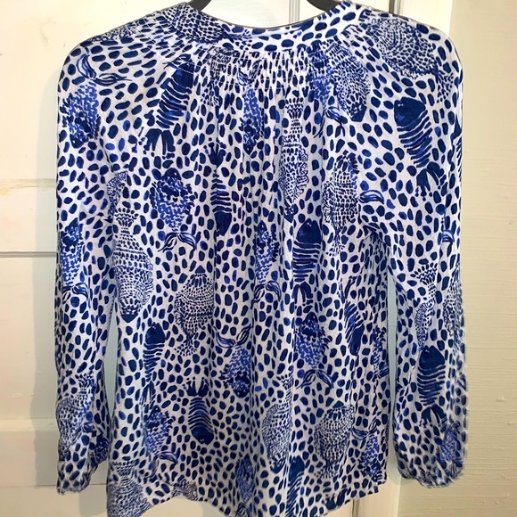 Lilly Pulitzer Elsa Button Down Flowy Blouse Sz XXS Blue White Fish Print 88189 - Picture 5 of 6